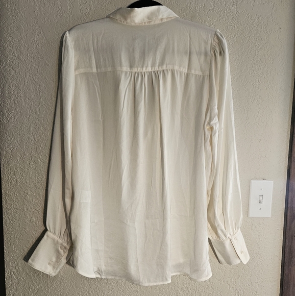Banana Republic blouse - Picture 2 of 3